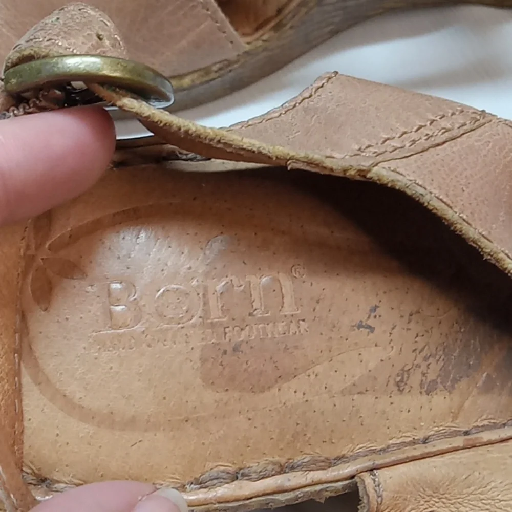 Born women's leather tan sandal wedge size 9